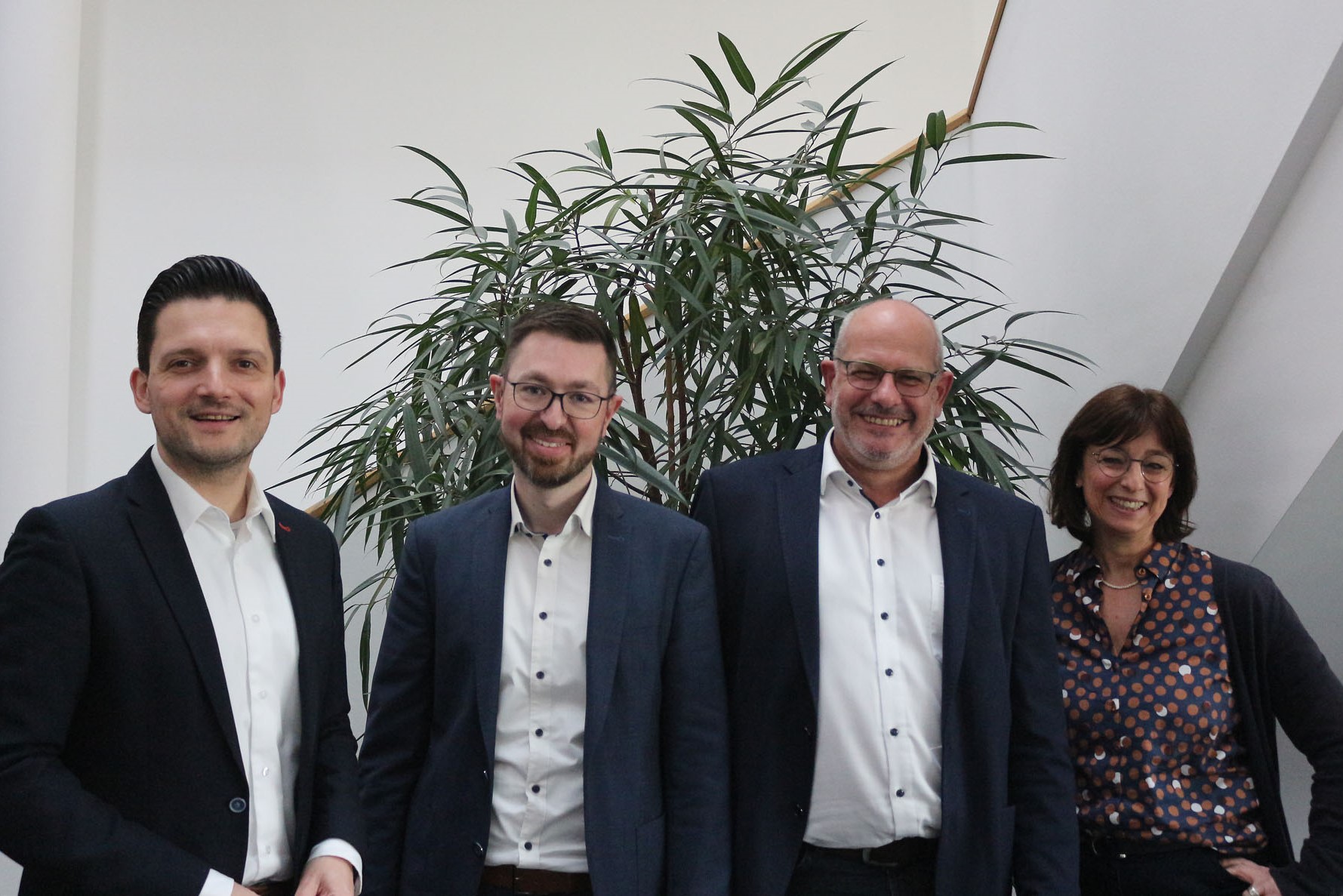 Gruppenfoto mit dem Aufsichtsratsvorsitzenden des eGo-Saar Sebastian Greiber, den beiden Geschäftsführern Christophe Boutter und Stephan Thul sowie Daniela Schlegel-Friedrich, die Verbandsvorsitzende des eGo-Saar